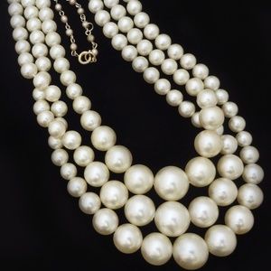 Vintage Silvery Pearl Necklace Triple Strand